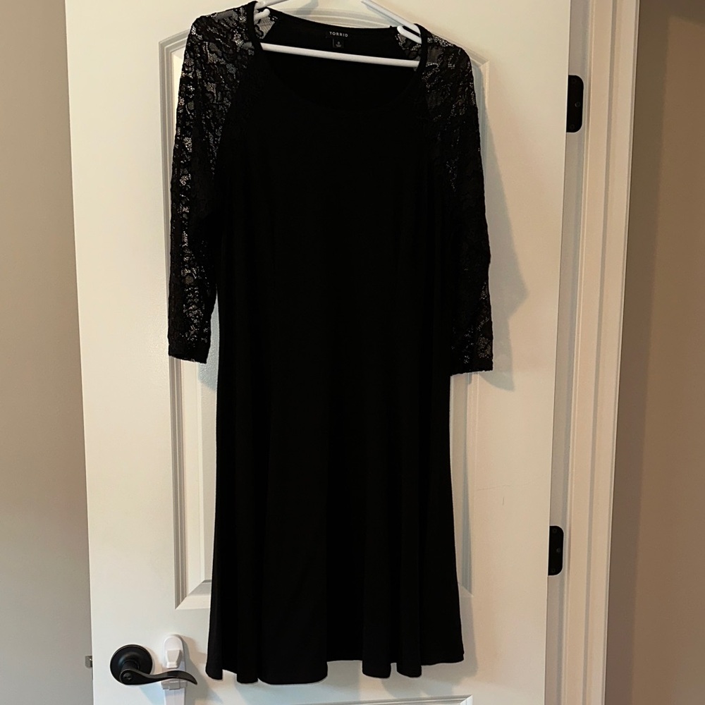 torrid Black Lace Sleeve Long Sleeve Skater Dress - Picture 4 of 7